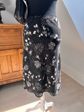 S.C. & Co. Black Floral Midi Skirt 🖤